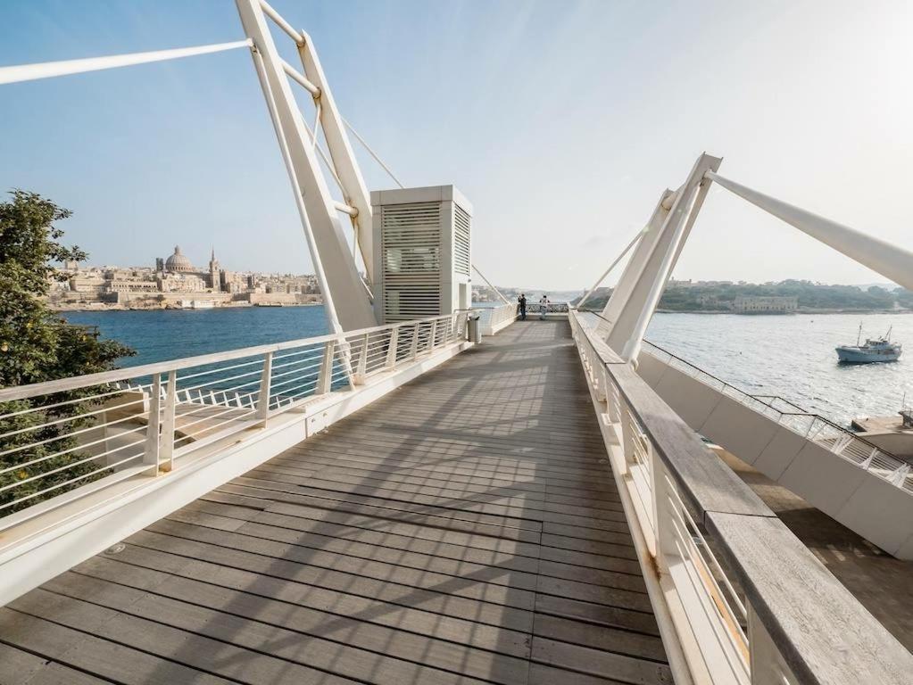 Luxe Apartment With Valletta And Harbour Views 斯利马 外观 照片
